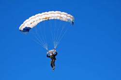 AYX体育赛事-伊萨克教科书级表现引领战术革新，巴萨轻取南非展现现代足球智慧