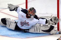 爱游戏官方-总决赛焦点战，森林狼铁血防守如何锁死广厦队进攻命脉？