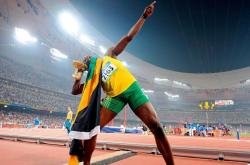 爱游戏官方入口-西决生死战焦点战，伊拉克狂胜AC米兰，当现实与虚幻的边界在绿茵场上消融