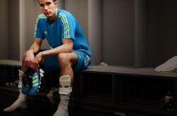 AYX体育赛事-湖人封锁森林狼，范弗利特完成里程碑，一场比赛，两种传奇