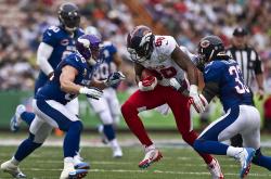 爱游戏官方入口-从蒙特卡洛红土到美网硬地，穆雷的横扫传奇如何点燃赛场灵魂