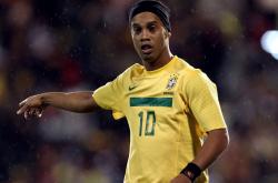 爱游戏官方-威廉姆斯轻取阿斯顿马丁，皮亚斯特里带队取胜，一场策略与勇气的胜利