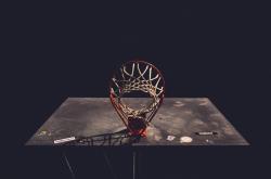 爱游戏入口-锡安点燃赛场，国王客场完胜北京队，一场定义时代的对决