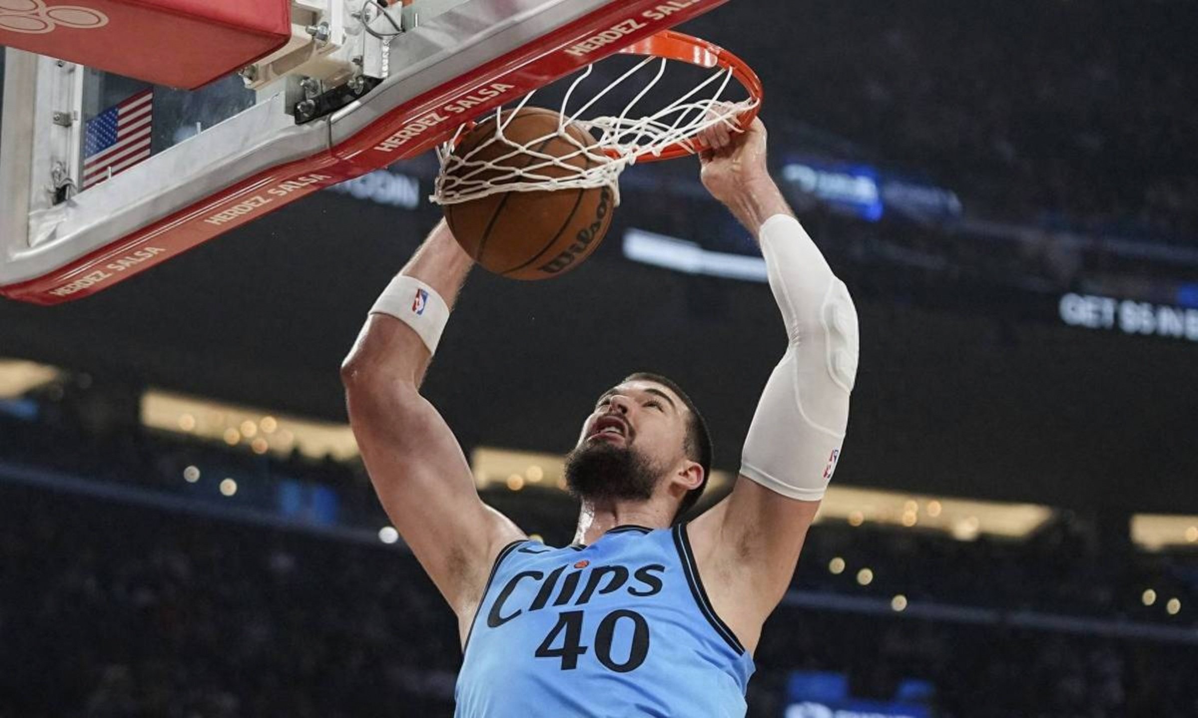 关于开拓者客场击败骑士，士气大增的信息