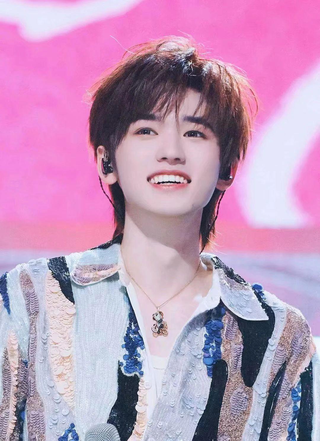 超级新星崭露头角，成绩喜人的简单介绍