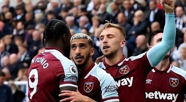 关于备受关注的比赛即将开始，悬念重重的信息