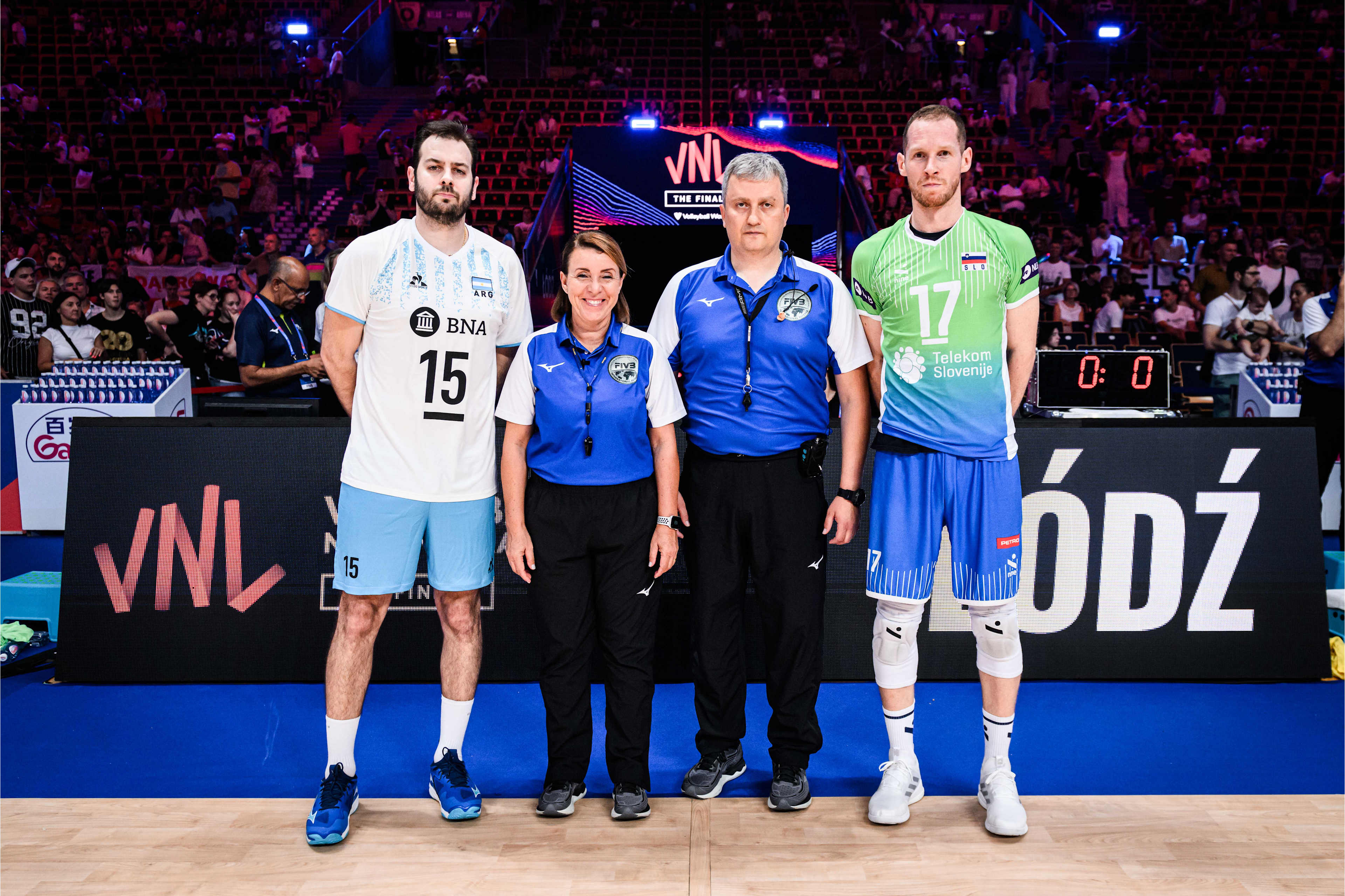 斯洛文尼亚队连胜晋级，实力抢眼