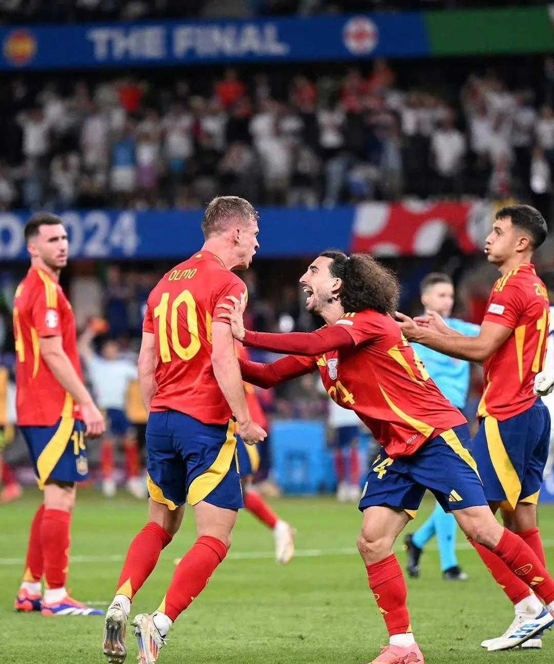 包含精彩绝伦！欧洲国家杯赛场上技战术对抗的词条