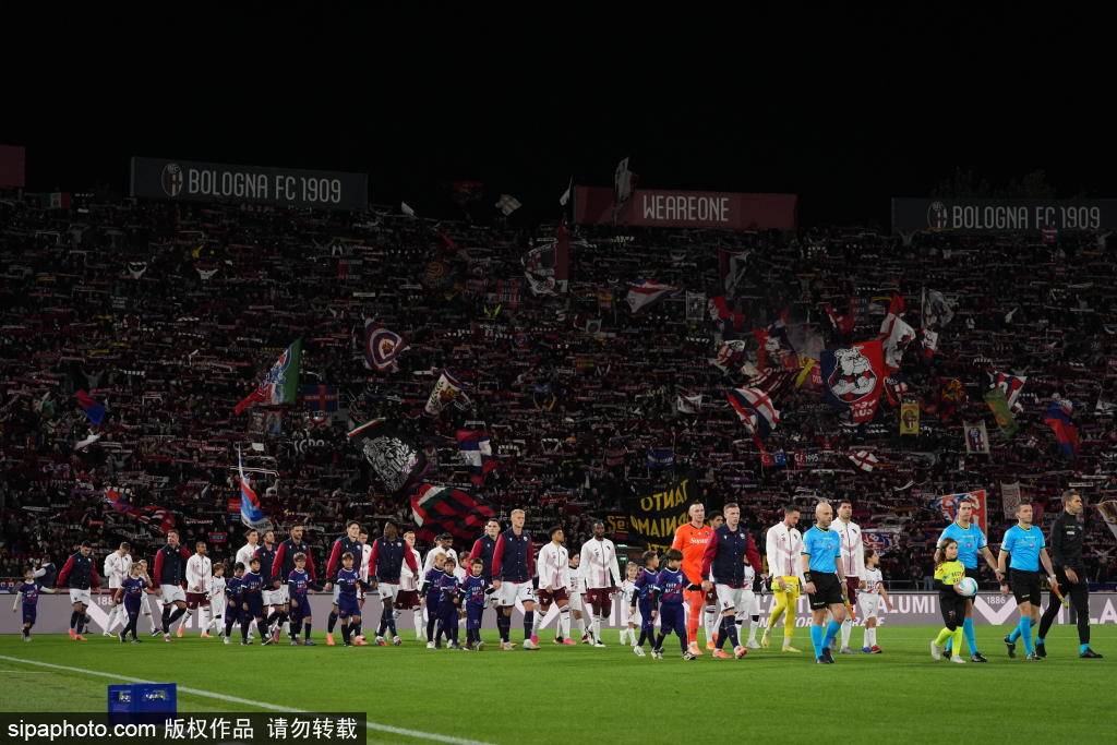 充满悬念的比赛让球迷乐在其中