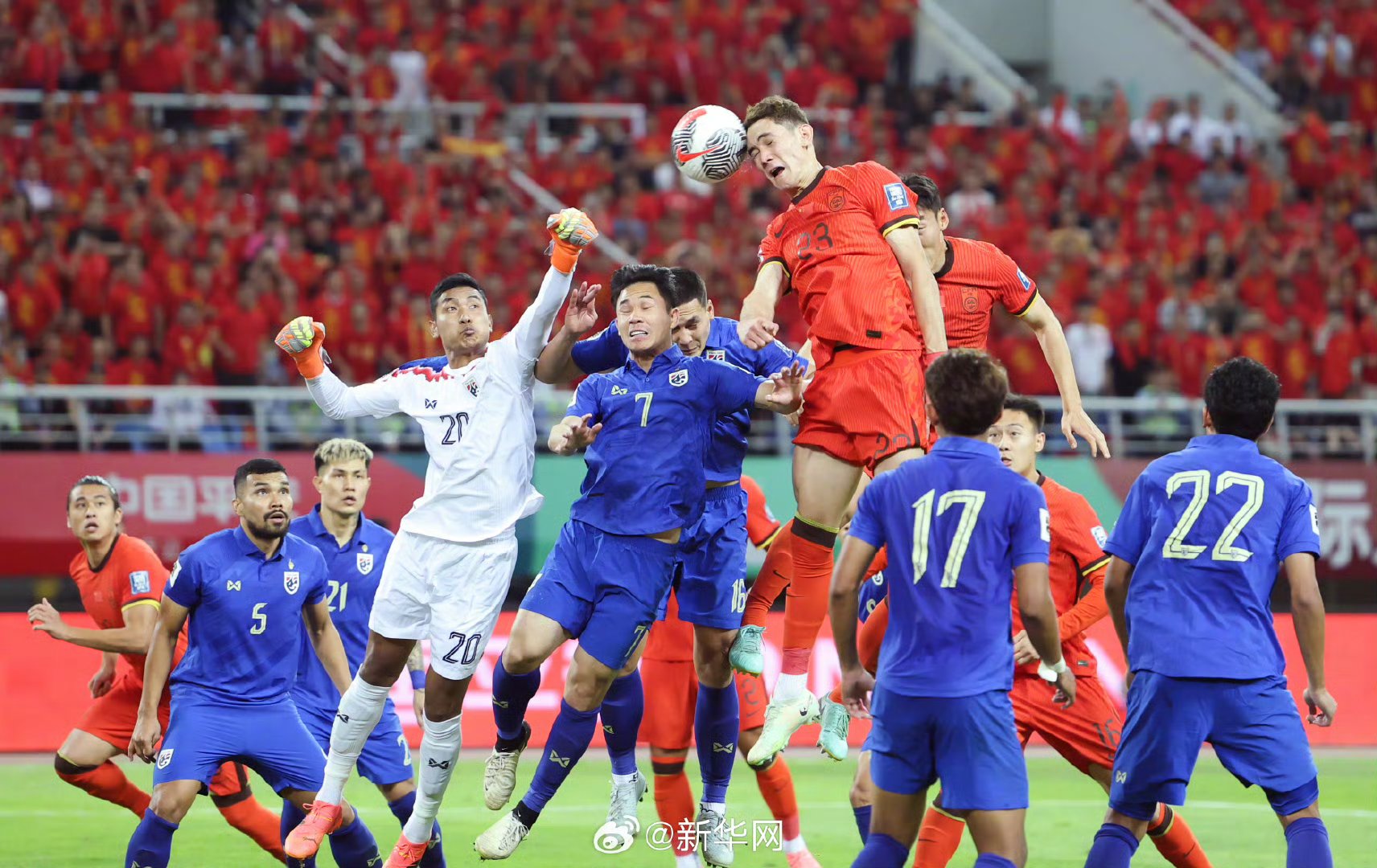 泰国队鏖战中国队，安赛龙点燃赛场