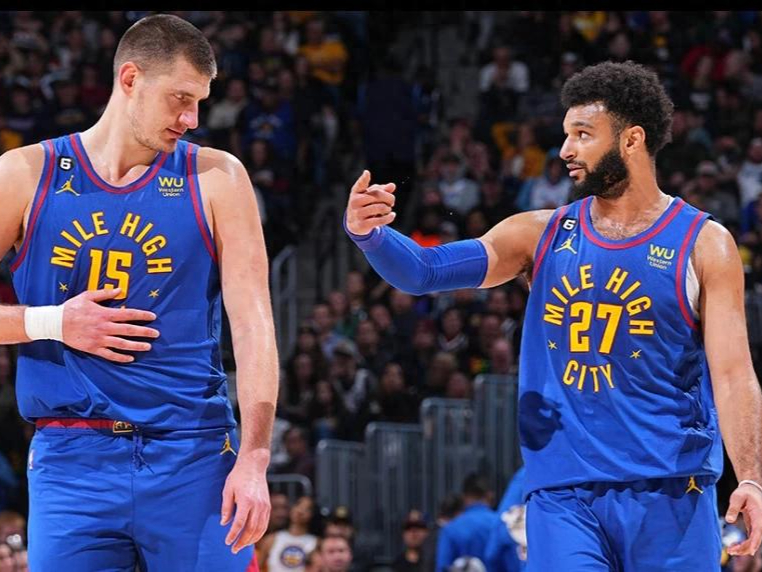 包含掘金碾压鹈鹕，麦科勒姆带队取胜的词条