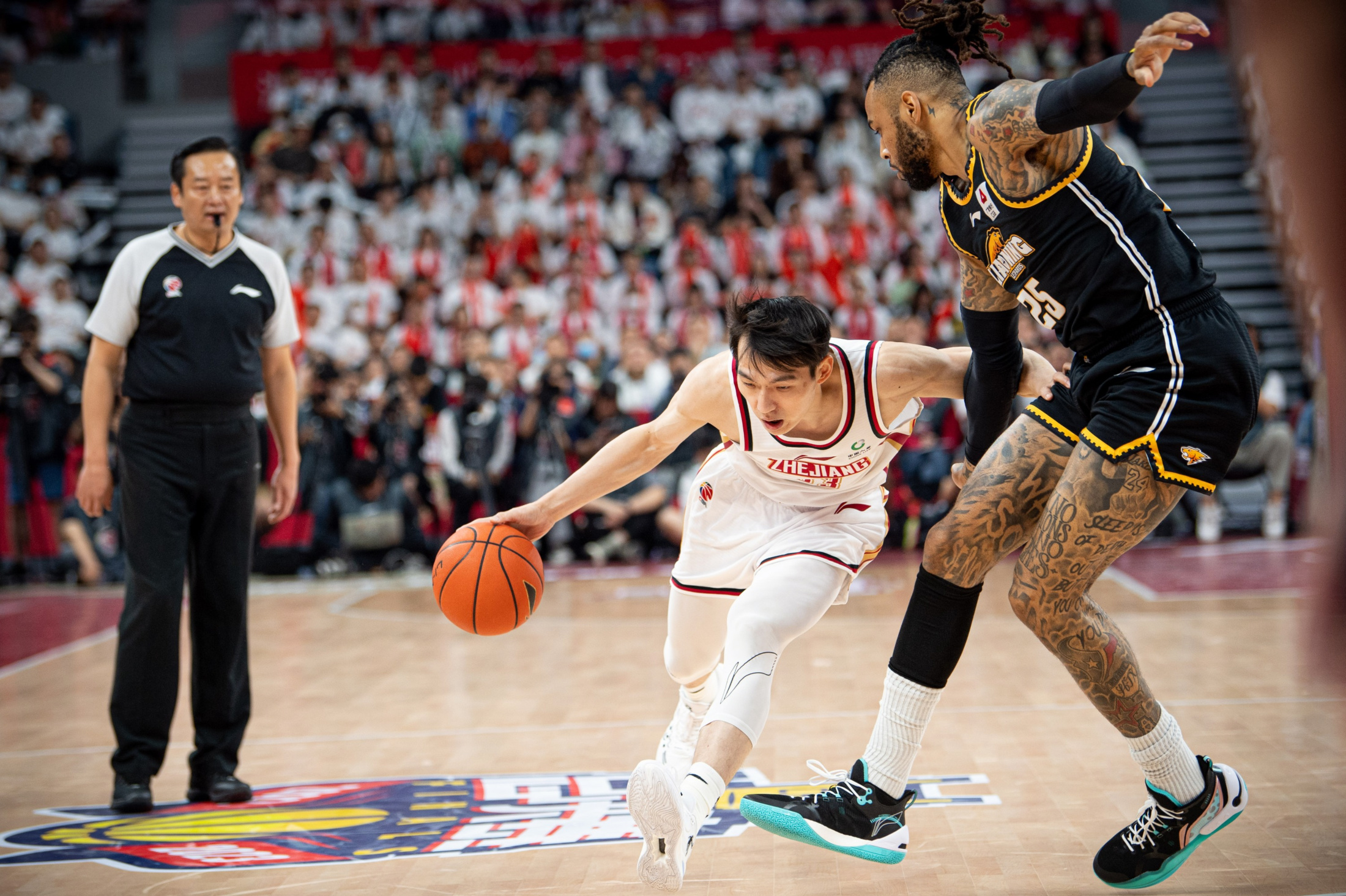 劲爆比赛打响,球队备战全力以赴的简单介绍 劲爆比赛打响,球队备战全力以赴的简单介绍