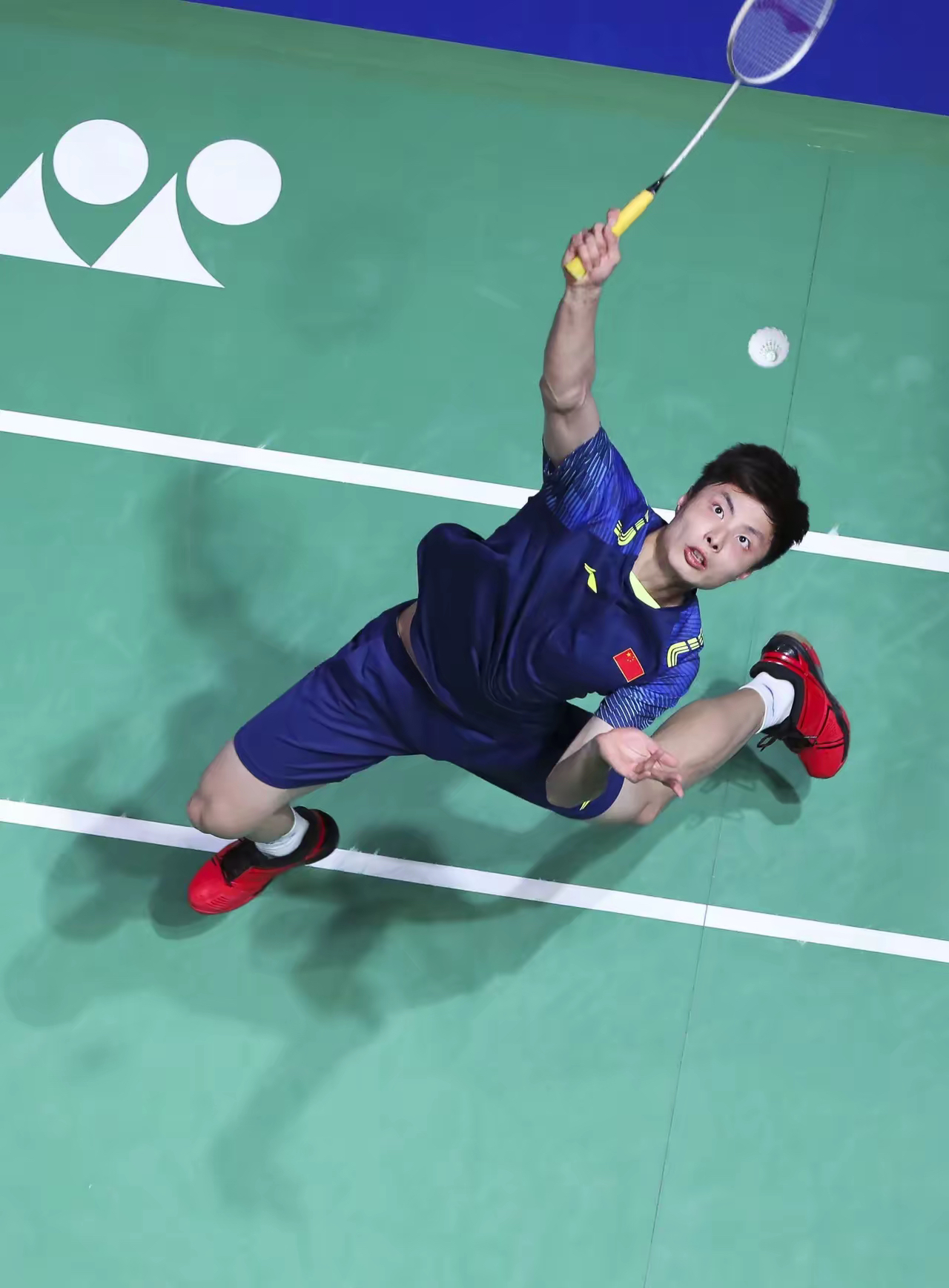 日本羽毛球队完胜韩国羽毛球队，谌龙一己之力扛起全队的简单介绍