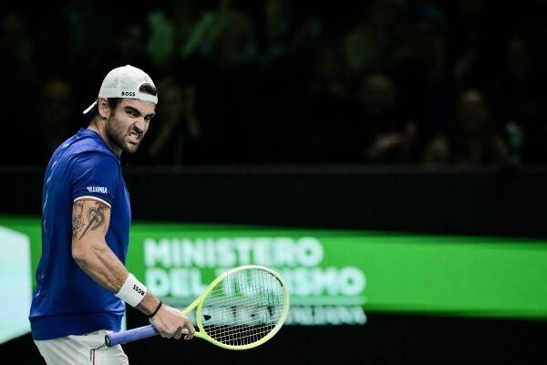 世界网球队血洗日本网球队,费德勒关键制胜的简单介绍 世界网球队血洗日本网球队,费德勒关键制胜的简单介绍