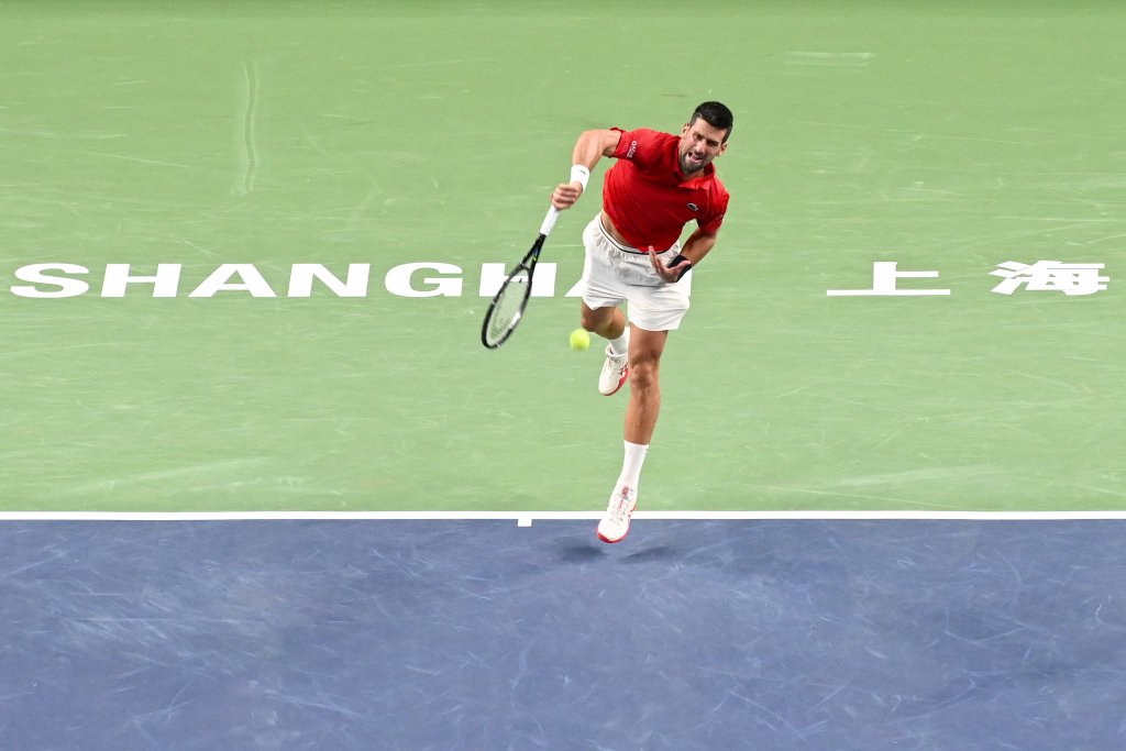 世界网球队鏖战西班牙网球队,德约科维奇高光表现的简单介绍 世界网球队鏖战西班牙网球队,德约科维奇高光表现的简单介绍