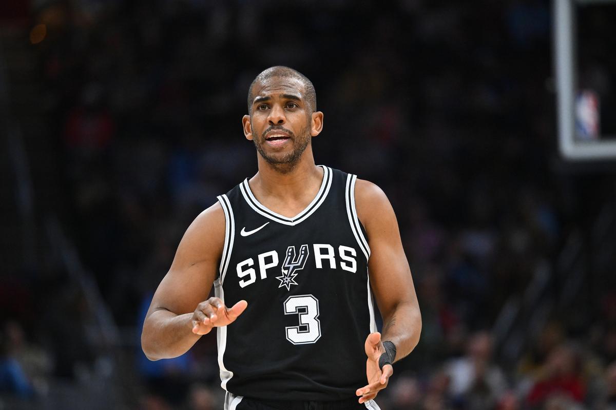 福建队完胜四川队，库里点燃赛场