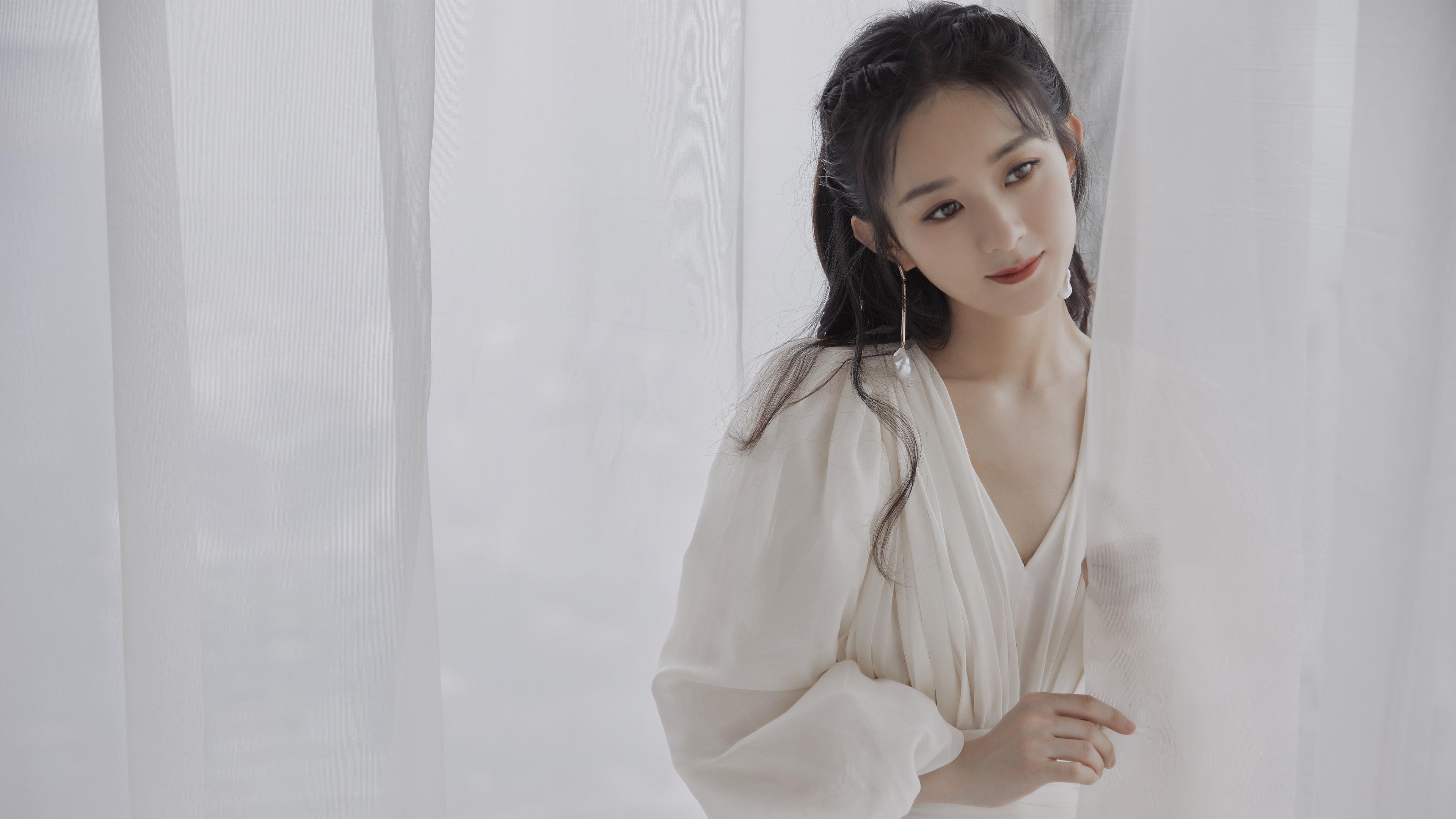 字母哥禁区织网，湖人险胜爵士，一场防守艺术的极限演绎