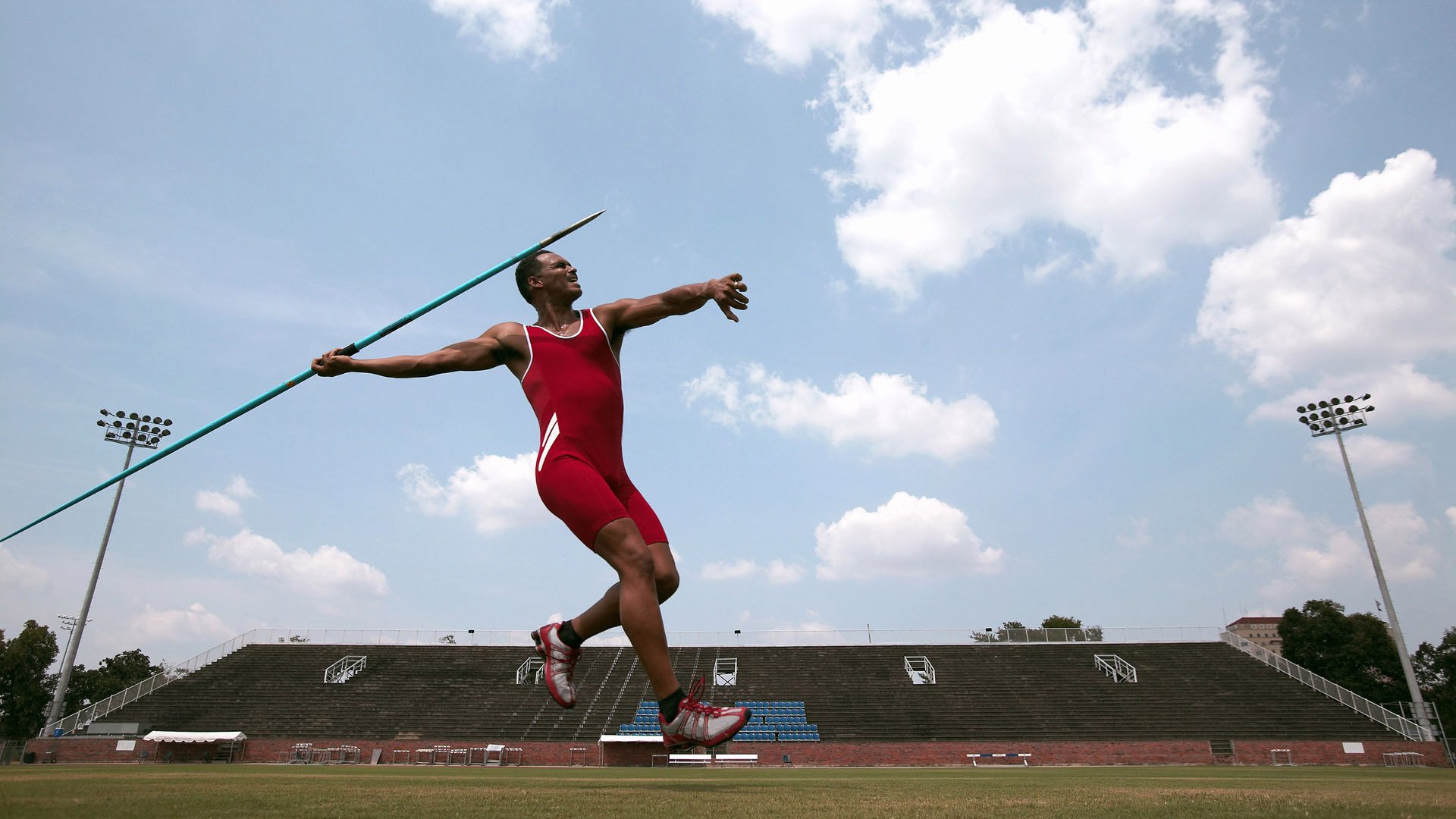 波斯铁骑稳控全局,孔德一锤定音,伊朗战术纪律下的关键先生哲学