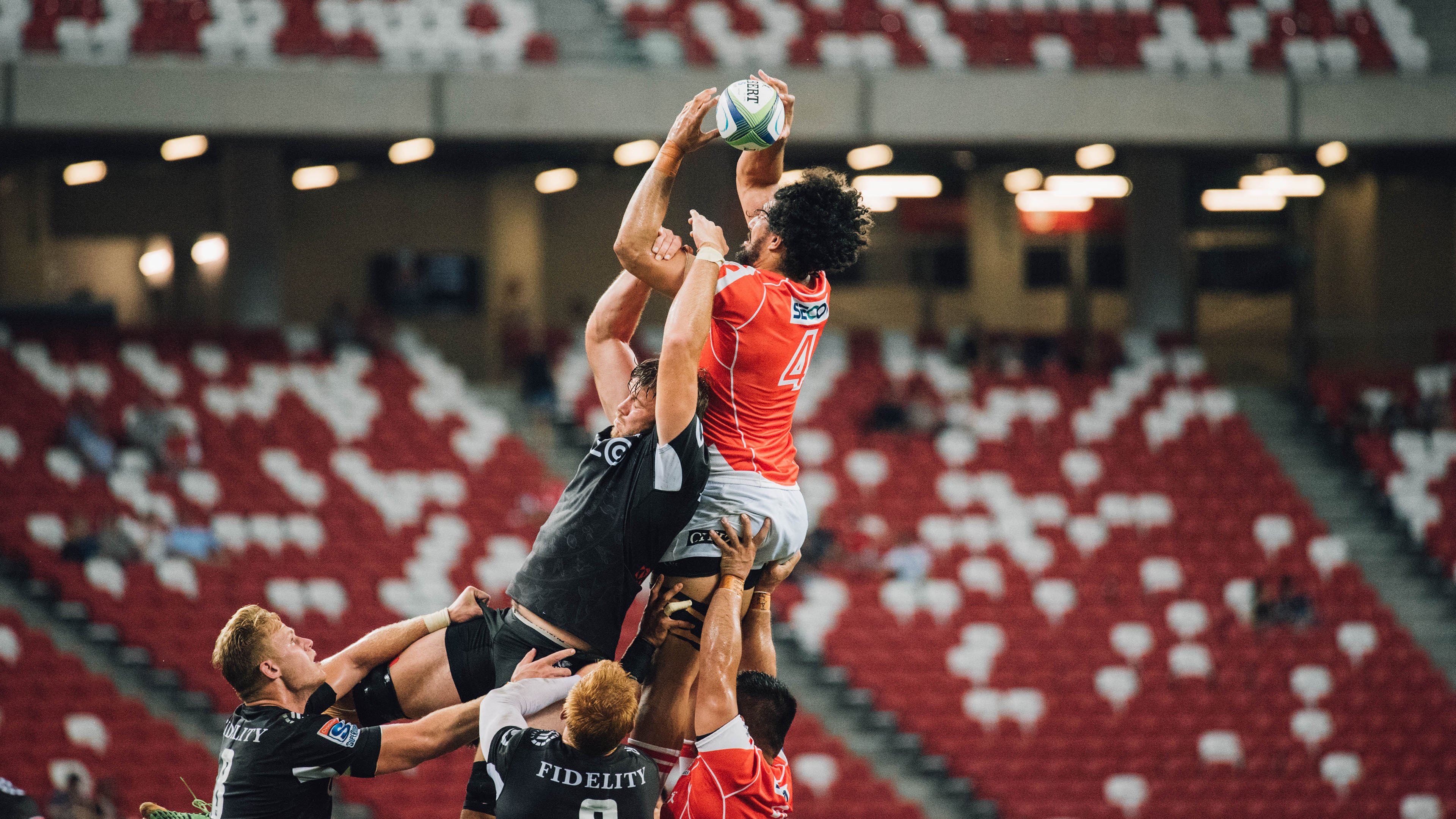 马克西冠军级表现点燃热火，团队篮球击败北京队